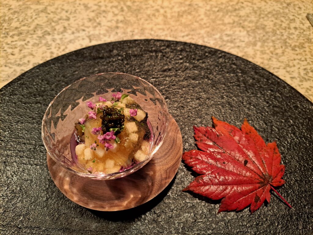 蝦夷鮑と金時草と長芋と酢の物